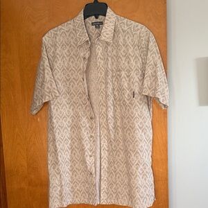 Eddie Bauer Tan Patterned Casual Shirt only wore a few times.